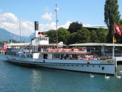 Paddle Steamer Uri